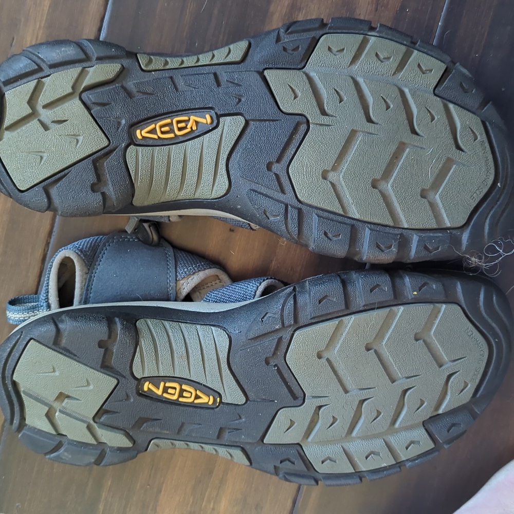 Keen Size 12 Water Shoes - Picture 3 of 4
